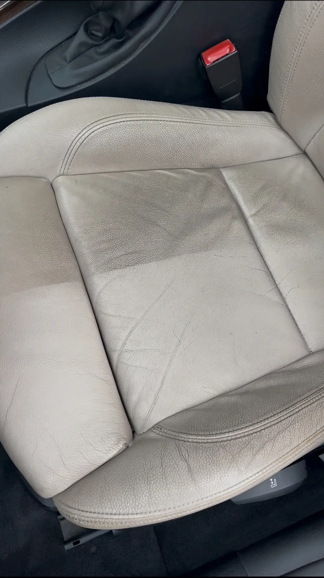 Maximilian Walter bei der Fahrzeugaufbereitung — MAXED OUT Detailing Tarmstedt